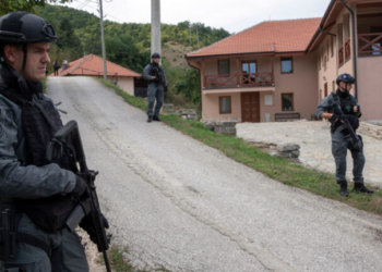 Μακροχρόνιες ποινές κάθειρξης για τρεις Σέρβους που συμμετείχαν σε πυροβολισμούς στο Κόσοβο το 2023