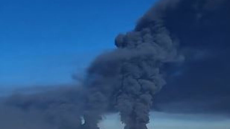 Μεγάλη πυρκαγιά σε ρωσικό διυλιστήριο μετά από ουκρανική επίθεση