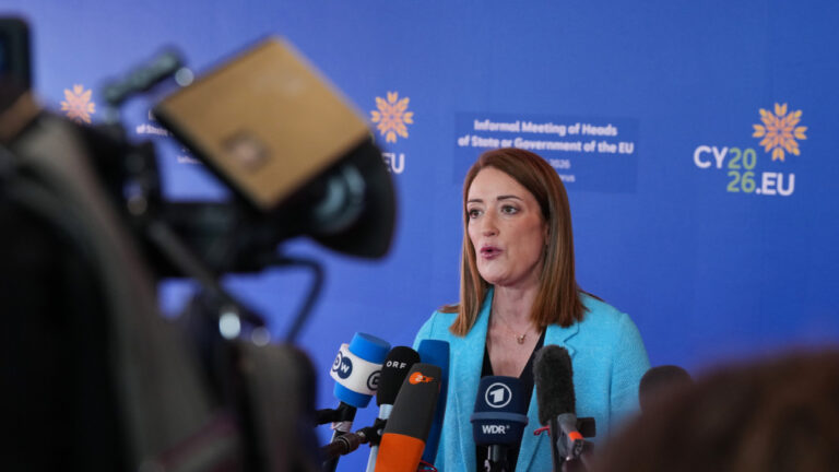 Μέτσολα: Η Ευρώπη δεν μπορεί να αντιμετωπίσει προκλήσεις του μέλλοντος με εργαλεία του παρελθόντος