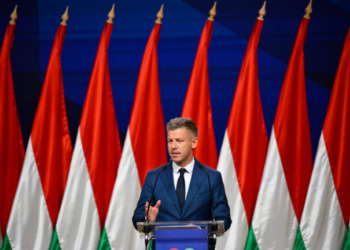 Μια «νέα εποχή» στην Ουγγαρία υπόσχεται ο Μαγιάρ - «Όχι» σε fast track ένταξη της Ουκρανίας στην ΕΕ