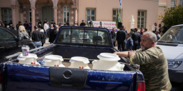 Μυτιλήνη: Ξεκινούν από αύριο οι τυροκόμοι της Λέσβου να παραλαμβάνουν γάλα από τους κτηνοτρόφους