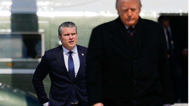 Νέες απειλές Τραμπ: Δεν έχουμε καν αρχίσει να καταστρέφουμε ό,τι έχει απομείνει - Συμφωνία γρήγορα!