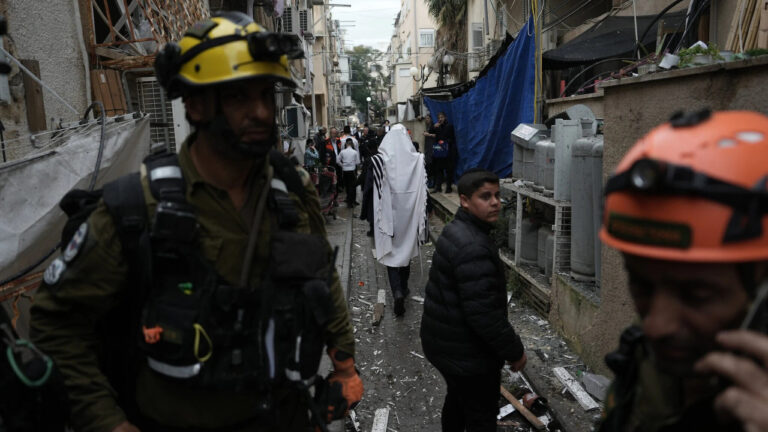 Νέες ιρανικές επιθέσεις στο Ισραήλ - Τραμπ: «Μπορούμε να τελειώσουμε τον πόλεμο σύντομα - Δεν χρειάζεται συμφωνία»