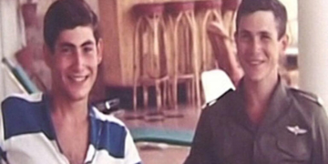 Νετανιάχου για τον αδελφό του Γιόνι: «Μου λείπεις - Βλέπω κάθε στρατιώτη που στέλνω στο Ιράν σαν τον αδελφό μου»