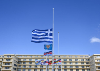 Ο γ.γ. Άμυνας Αντώνης Οικονόμου αναγορεύτηκε επίτιμος Αρχιπλοίαρχος – Η άγνωστη διαπραγμάτευση για τα υποβρύχια 214