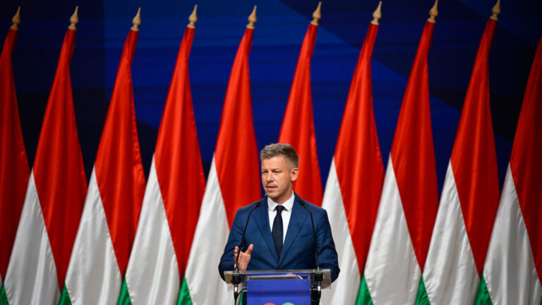 Ο Μάγιαρ ανακοίνωσε ότι θα αναστείλει τη λειτουργία των κρατικών μέσων ενημέρωσης