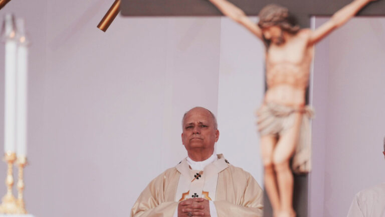 Ο πάπας Λέων στηλιτεύει την κλιμάκωση του πολέμου στην Ουκρανία και ζητά να «σιγάσουν τα όπλα»