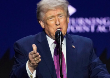 Ο Τραμπ «κόντρα» σε όλους: Νέες δηλώσεις για το εμπλουτισμένο ουράνιο του Ιράν και το Στενό του Ορμούζ