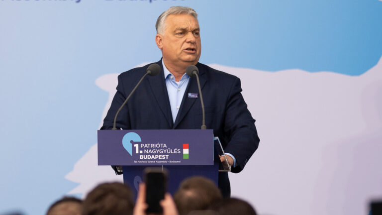 Ο Βανς στην Ουγγαρία για να στηρίξει τον Όρμπαν στις κρίσιμες βουλευτικές εκλογές