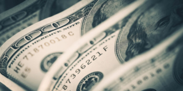 Οι ΗΠΑ σταματούν να στέλνουν δολάρια στο Ιράκ