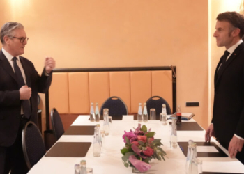 Ορμούζ: Μακρόν και Στάρμερ συμπροεδρεύουν σε τηλεδιάσκεψη «των μη εμπολέμων προθύμων χωρών»