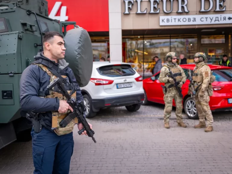 Ουκρανία: 8 άνθρωποι παραμένουν στο νοσοκομείο, μετά από επίθεση με πυροβολισμούς στο Κίεβο