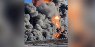 Ουκρανικά drones έπληξαν διυλιστήριο της ρωσικής Lukoil, στο Περμ - Σε απόσταση περίπου 1.500 χλμ.