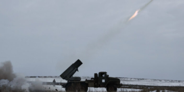 Ουκρανικό drone έπληξε συγκρότημα κατοικιών στην ρωσική πόλη Γεκατερίνμπουργκ