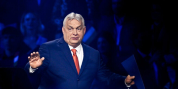 Ουγγαρία: Ο απερχόμενος πρωθυπουργός Βίκτορ Όρμπαν παραδίδει την κοινοβουλευτική του έδρα