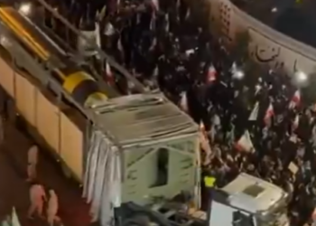 «Παρέλαση πυραύλων» στην καρδιά της Τεχεράνης - «Θάνατος στον Μεγάλο Σατανά» - Δείτε βίντεο