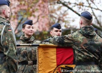 Πιστόριους: Χωρίς άδεια τα ταξίδια για στρατεύσιμους