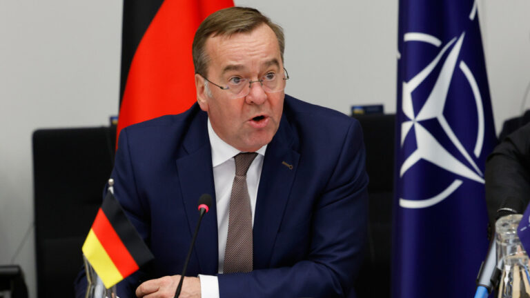 Πιστόριους: «Υποχρέωση» της Γερμανίας να κάνει περισσότερα για την ευρωπαϊκή ασφάλεια