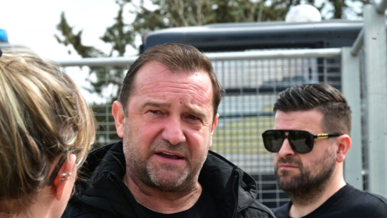 Πλακιάς και Γεωργιάδης διαψεύδουν Κωνσταντοπούλου για αστυνομική βία στον Ρούτσι στη δίκη των Τεμπών