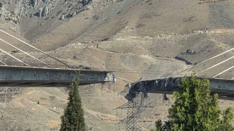 Πλήγμα στην υψηλότερη γέφυρα της Μέσης Ανατολής, που συνδέει Τεχεράνη-Καράτζ 