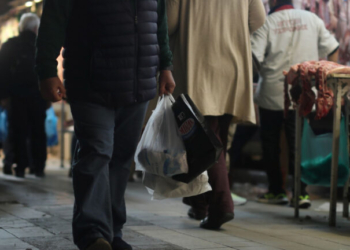 Ποιες ώρες είναι ανοιχτά σήμερα, Μ. Σάββατο καταστήματα και σούπερ μάρκετ
