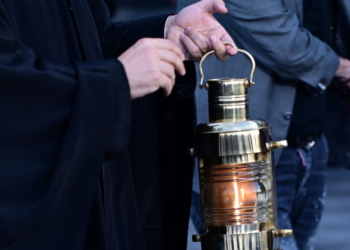 Πώς και τι ώρα θα φτάσει σε όλη την Ελλάδα το Άγιο Φως - Αναλυτικά οι πτήσεις