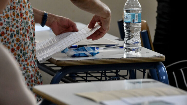 Πότε τελειώνουν τα μαθήματα σε Γυμνάσια και Λύκεια - Οι ημερομηνίες των ενδοσχολικών εξετάσεων