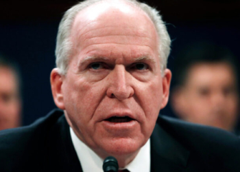 Πρώην διευθυντής της CIA ζητά την αποπομπή του Τραμπ: «Η 25η Τροπολογία γράφτηκε γι' αυτόν»