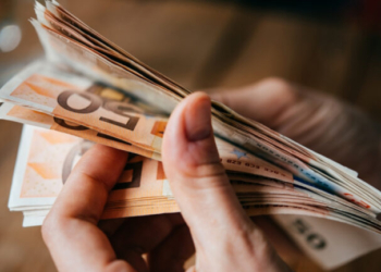 Προσποιούνταν γιατρούς και αστυνομικούς και άρπαζαν χρήματα - 41 περιπτώσεις απατών σε Θεσσαλονίκη και Χαλκιδική