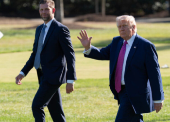 Reuters: Ο γιος του Ντόναλντ Τραμπ, Έρικ, θα συνοδεύσει τον Αμερικανό πρόεδρο στην επίσκεψή του στην Κίνα