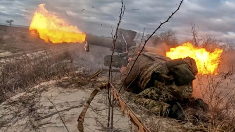 Ρωσικό σφυροκόπημα στην Ουκρανία με 660 drones και πυραύλους - Θραύσματα ρωσικού drone στη Ρουμανία