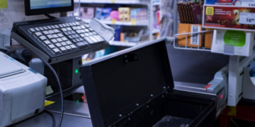 Σειρά ληστειών στα Νότια Προάστια της Αττικής: Συνελήφθησαν 16χρονος και 17χρονος