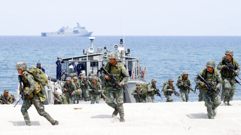 Σενάρια χερσαίας εισβολής των ΗΠΑ στο Ιράν - Πώς θα αμυνθεί η Τεχεράνη