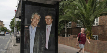 Σκιές στην υπόθεση Έπσταϊν: Κενά στις έρευνες παρά τις καταγγελίες θυμάτων για ισχυρούς συνεργούς