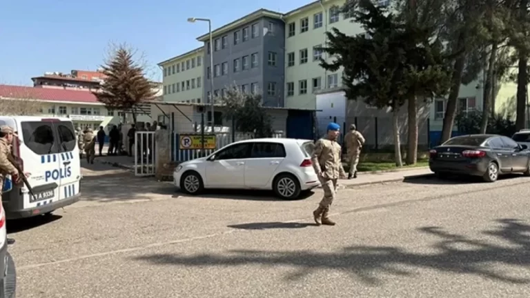 Σοκ στην Τουρκία: Ένοπλος άνοιξε πυρ σε σχολείο και μετά αυτοκτόνησε - Βίντεο από τη στιγμή της επίθεσης