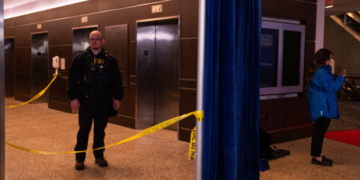 Σοκάρει το μανιφέστο του δράστη - Στο στόχαστρο αξιωματούχοι «από τους υψηλότερους προς τους χαμηλότερους»