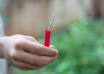 Σοβαρός τραυματισμός ανηλίκου από κροτίδα στο Μενίδι - Μεταφέρθηκε στο Παίδων