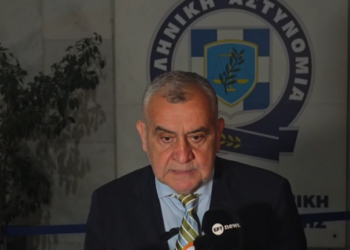 Στη ΓΑΔΑ οδηγείται ο 89χρονος: «Έχει ψυχιατρικό υπόβαθρο, έχει νοσηλεύτει και χρήζει βοήθειας» λέει ο δικηγόρος Β. Νουλέζας
