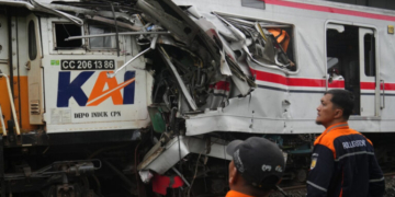 Στους 14 οι νεκροί από τη σύγκρουση τρένων στην Ινδονησία