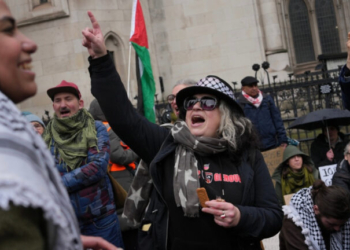Συλλήψεις στο Λονδίνο για την Palestine Action – Χειροπέδες στον τραγουδιστή των Massive Attack - Δείτε video