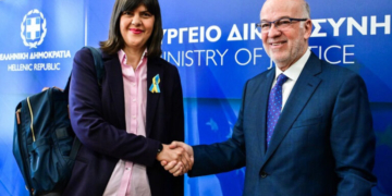 Συνάντηση Κοβέσι - Φλωρίδη: Τι είπαν για ΟΠΕΚΕΠΕ και την ανανέωση της θητείας των 3 Ευρωπαίων εισαγγελέων