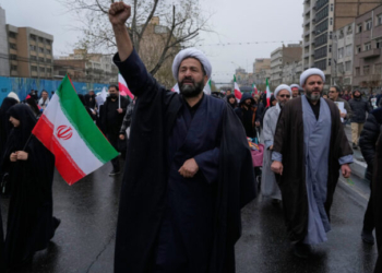 Τεχεράνη προς Τραμπ: «Αδιανόητα τα χαστούκια μας - Πόλεμος μέχρι την παράδοση και τη μετάνοια του εχθρού»