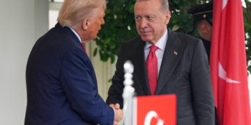 Τηλεφώνημα Ερντογάν σε Τραμπ: Έδωσε συλληπητήρια για την απόπειρα επίθεσης στην Ουάσιγκτον