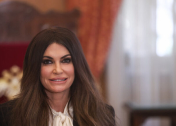 Το ελληνικό «χρόνια πολλά» της Κίμπερλι Γκιλφοΐλ για όσους γιορτάζουν το Πάσχα - Εικόνα