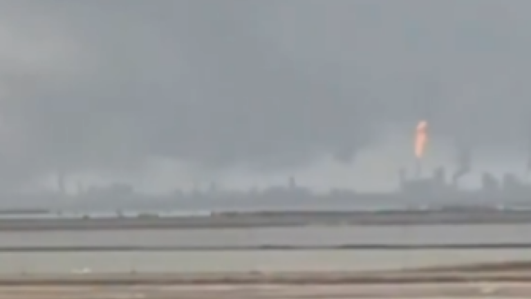 Το Ισραήλ επιβεβαιώνει πλήγμα σε πετροχημικές εγκαταστάσεις στο Ιράν