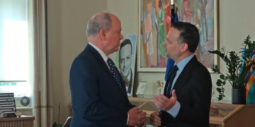 Το Μετάλλιο του Δήμου Αθηναίων στον Πρίγκιπα Αλβέρτο Β' του Μονακό