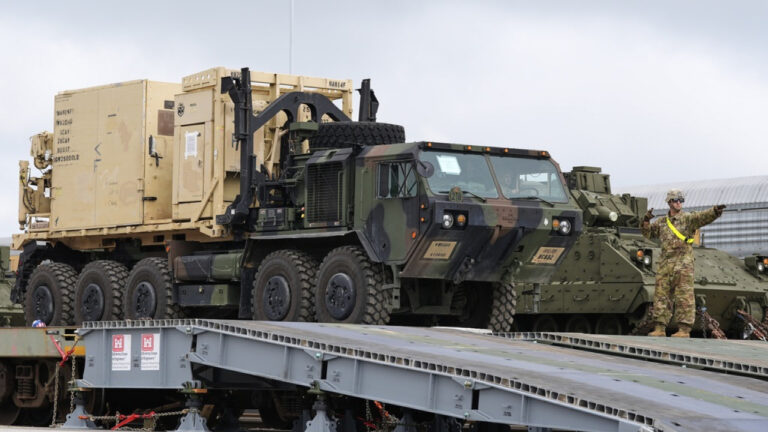 Το Πεντάγωνο απευθύνεται σε αυτοκινητοβιομηχανίες για την παραγωγή όπλων