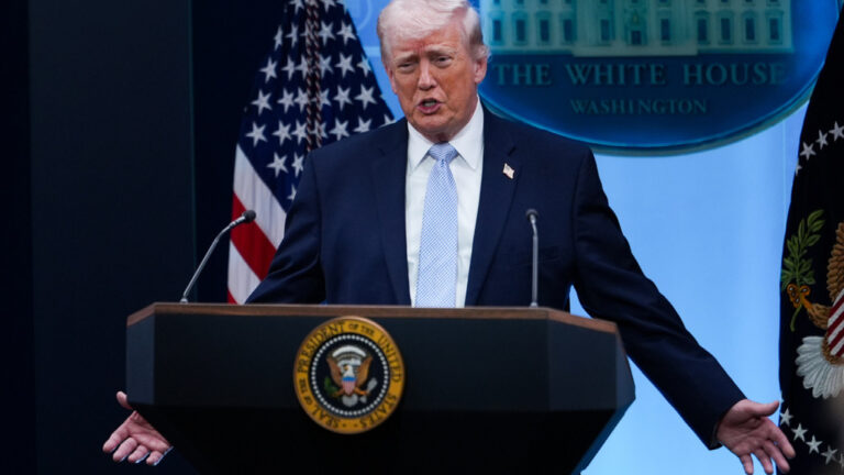 Τραμπ: Κεκλεισμένων των θυρών οι συνομιλίες με το Ιράν