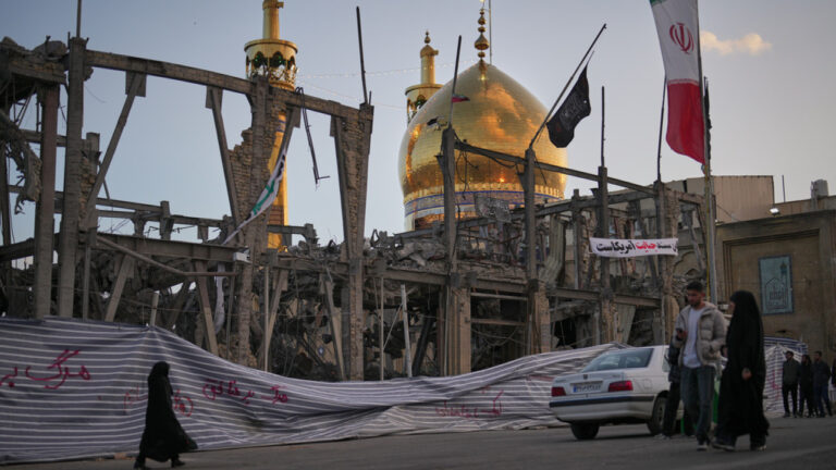 Τραμπ: «Μεγάλη νίκη» η διάσωση του πιλότου - Εκατέρωθεν απειλές: «Θα ανοίξουν οι πύλες της κολάσεως»
