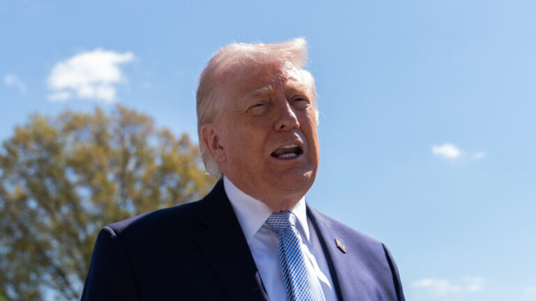 Τραμπ προς Τεχεράνη: Αν αποτύχουν οι συνομιλίες η επίθεσή μας θα είναι σφοδρότερη